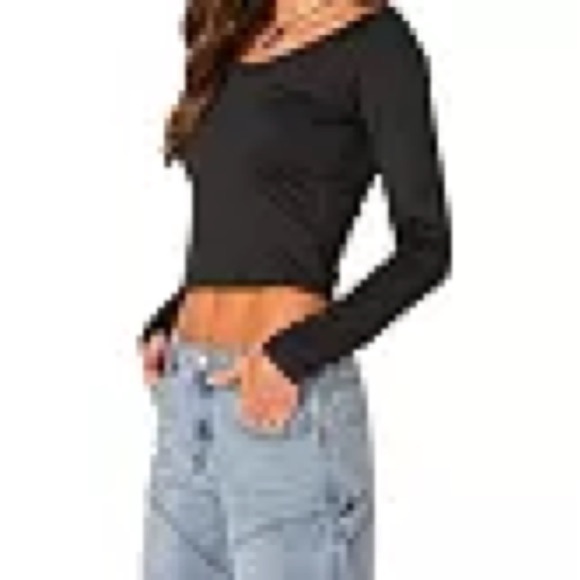 Edikted
Tahlia Off Shoulder Top - Picture 3 of 5